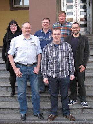 Die Listenkandidaten 1 bis 6 der Piraten für den Kreistag in Schwelm. V.l.n.r.: Maja Tiegs (Platz 5), Jörg Müller (Platz 2), Martin Debold (Platz 6), Chris J. Demmer (Platz 1), Roland Löpke (Platz 3), Stefan Borggraefe (Platz 4). Insgesamt haben die Piraten vergangenen Sonntag 10 Listenkandidaten und 30 Direktkandidaten gewählt und sich ein Kommunalwahlprogramm gegeben.