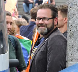 Stefan Borggraefe am 31. Juli 2016, Demo gegen den Erdowahn und für Demokratie und Menschenrechte, Lizenz: CC-BY-SA 4.0 von @Korallenherz