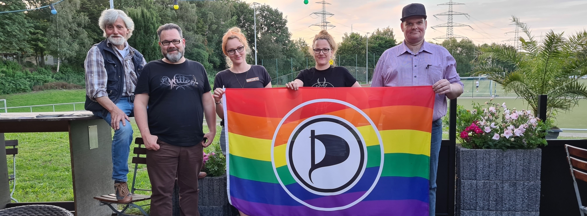 Die frisch Gewählten Listenkandidat.innen: v.l.n.r. Dr. Werner Segschneider (Listenplatz 4), Stefan Borggraefe (Platz 1), Elaine Bach (Platz 2), Maria Bach (Platz 5) und Patrick Bodden (Platz 3).