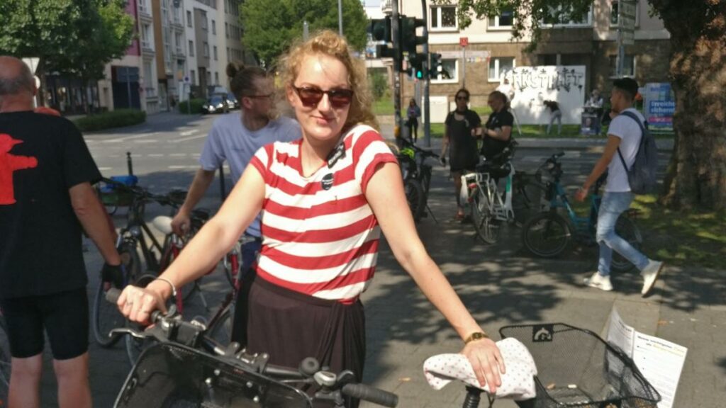 Stadtratskandidatin Elaine Bach bei der Critical Mass