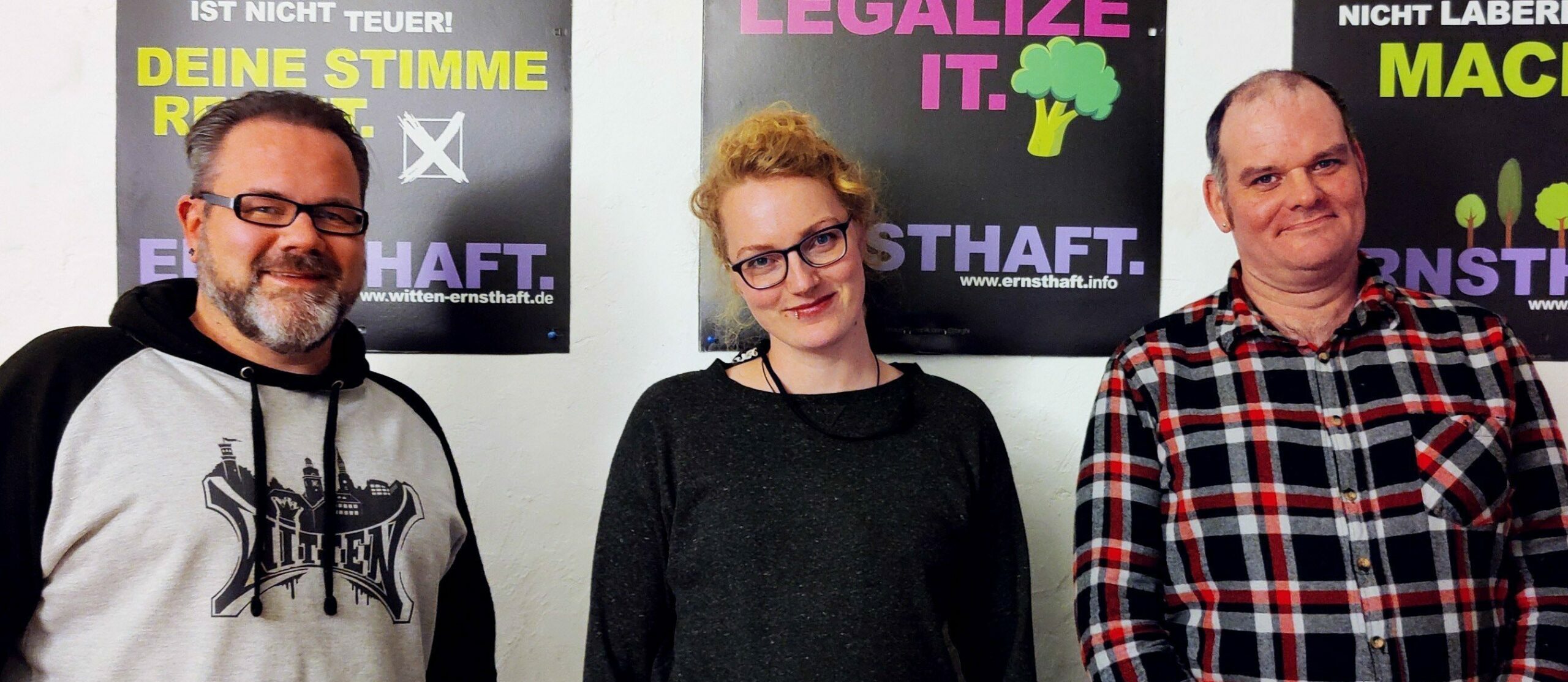 Foto von den drei Ratsmitgliedern der neuen Fraktion: Stefan Borggraefe, Elaine Bach und Patrick Bodden